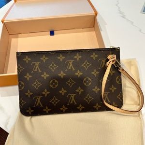 Louis Vuitton Neverfull PM Pochette Wristlet pouch